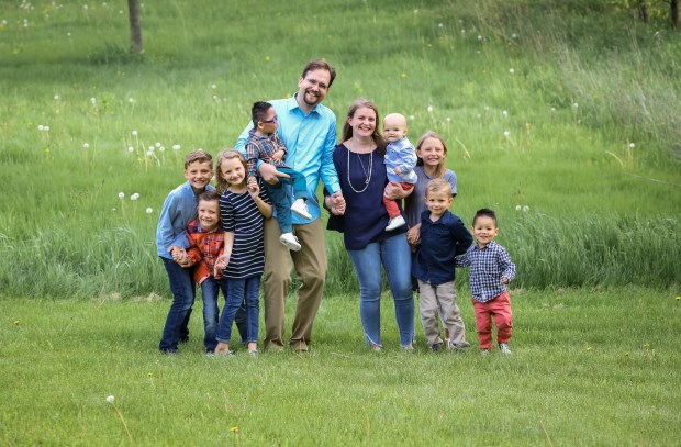 Photo of Matt and Jenn Kallman including their children